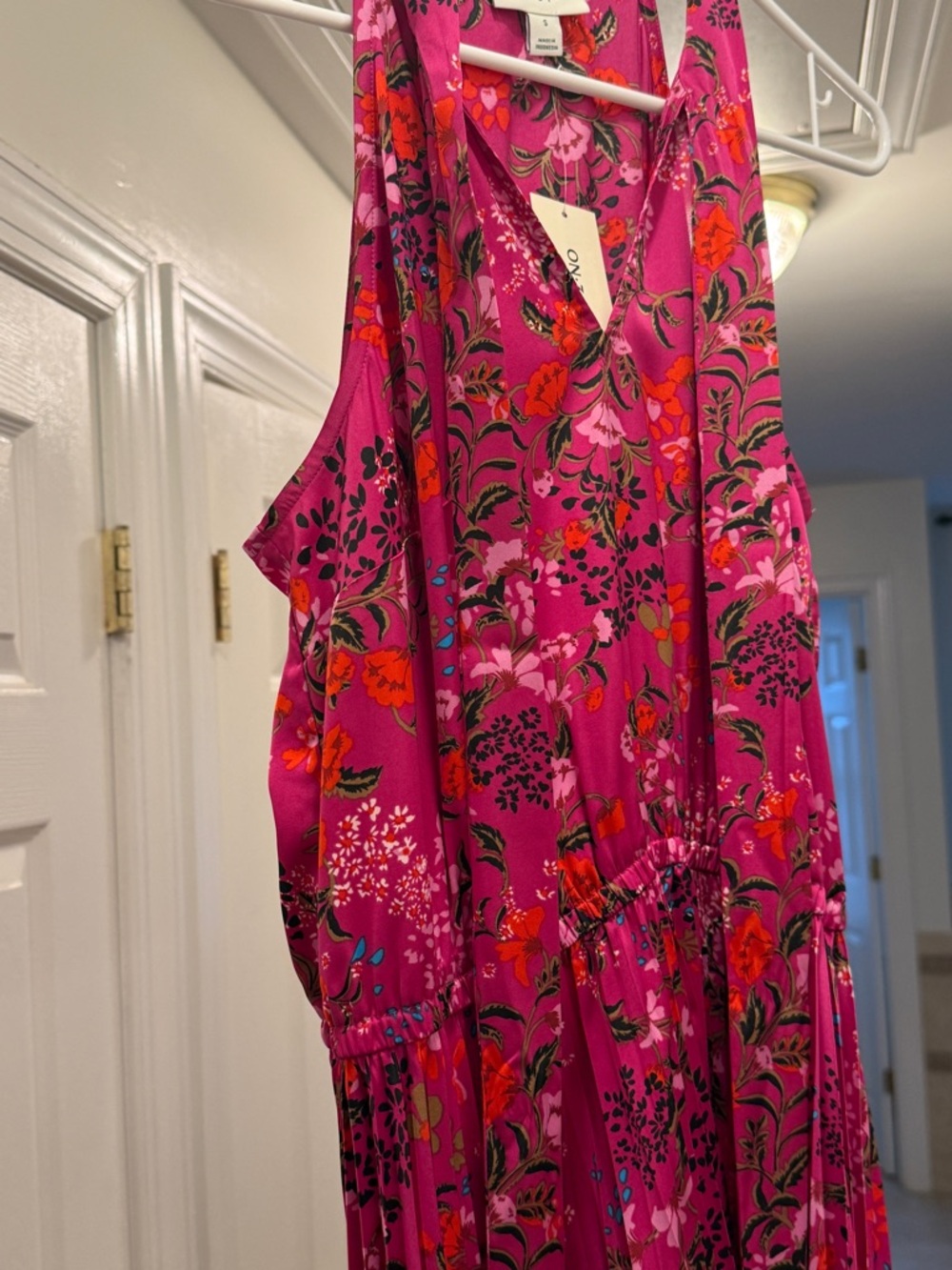 Fuchsia Floral Sleeveless Maxi Dress - Picture 2 of 10